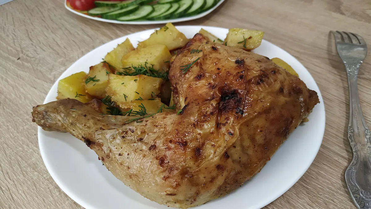 3 ricette semplici per il pollo con patate: tutto cotto al forno (piatti caldi buonissimi, nessuno resiste)