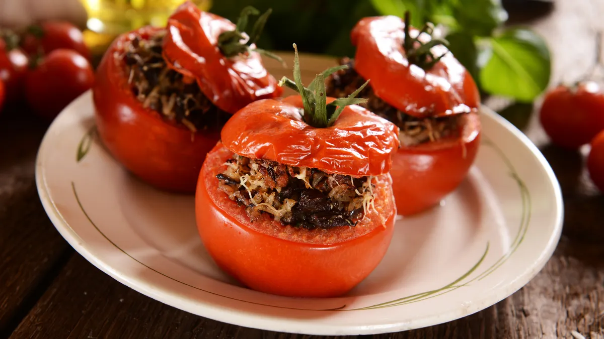 Pomodori ripieni fatti in casa - un raggio di sole in una giornata invernale