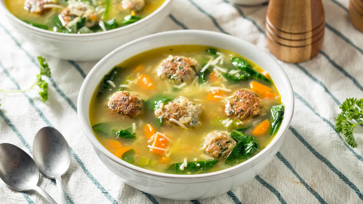 Prova la ricetta più semplice e veloce per la zuppa di nozze italiana - la cena perfetta per tutta la famiglia