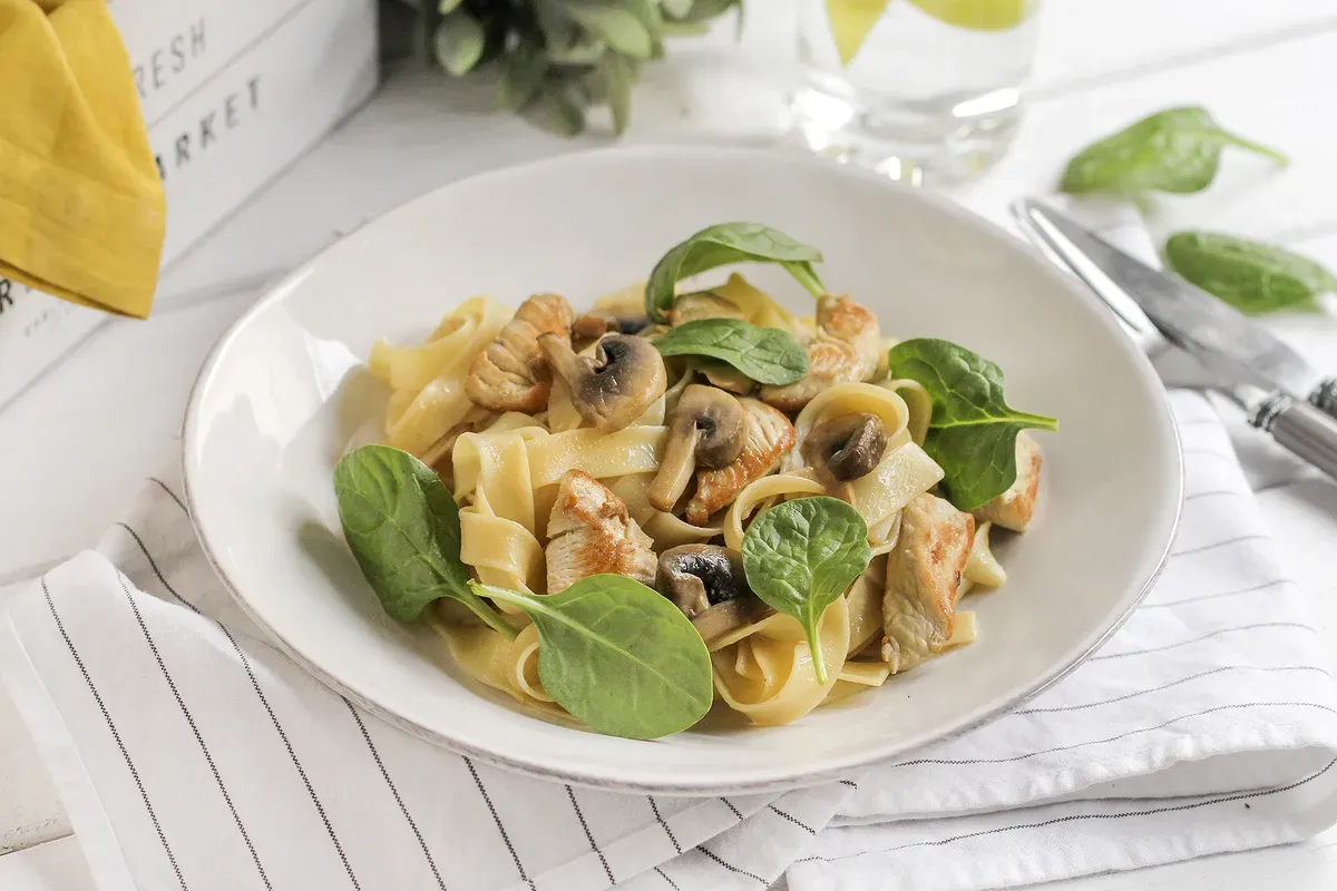 Ricetta del tacchino con tagliatelle, funghi e pasta al tartufo