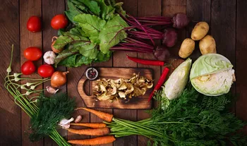 Come cucinare un delizioso borscht senza carne? Facilmente! Ricetta per il borscht quaresimale con funghi