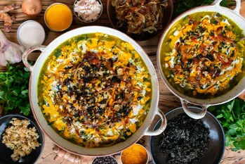 L'Ash-e Reshteh è una zuppa tradizionale iraniana con tagliatelle e verdure.