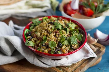 Ricetta del bulgur alla marocchina con pomodori secchi e insalata di verdure