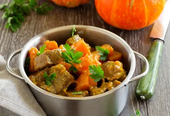 Ti piace la carne tenera e saporita? Vitello con zucca al miele: un piatto reale per la tavola autunnale