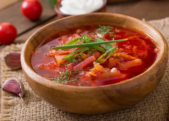 Un'altra ricetta di borscht da aggiungere al salvadanaio: il borscht Krakowski.