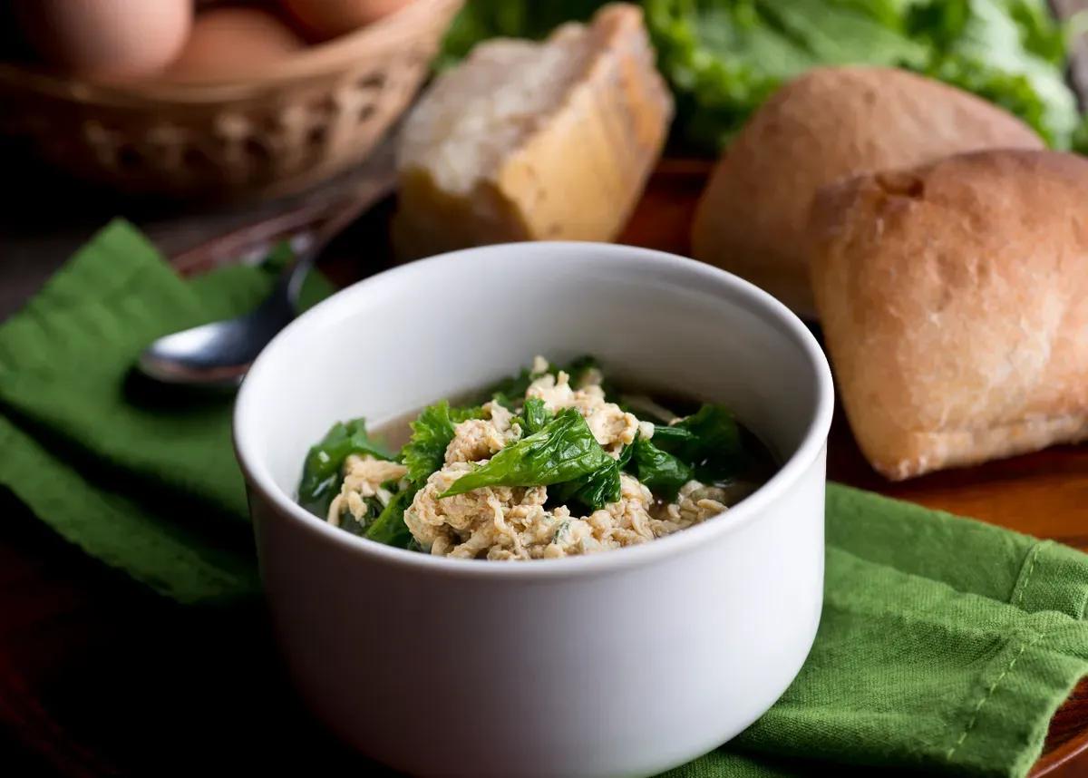 Zuppa di stracciatella italiana: sciatta ma deliziosa